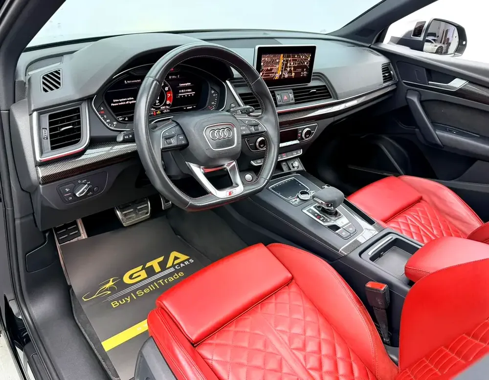 2018 Audi SQ5 Quattro, Full Service History, Carbon Fiber Interior, Excellent Condition, GCC - Image 11