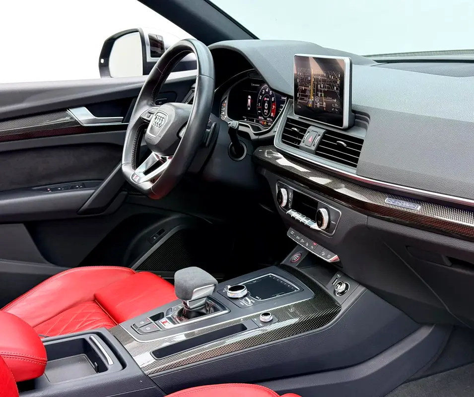 2018 Audi SQ5 Quattro, Full Service History, Carbon Fiber Interior, Excellent Condition, GCC - Image 8