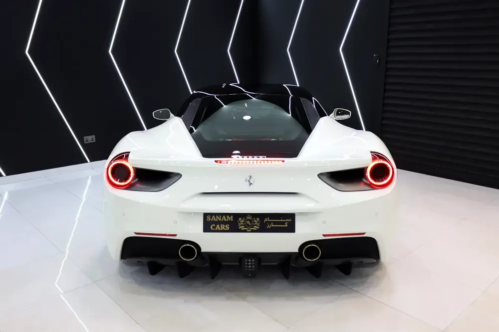 Ferrari 488 GTB 2017, Bianco Avus Exterior, Passenger Display, Very Low KM, GCC Spec!! - Image 11