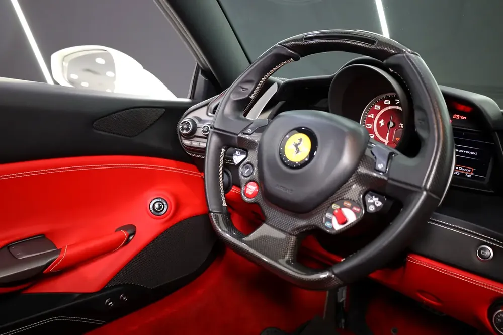 Ferrari 488 GTB 2017, Bianco Avus Exterior, Passenger Display, Very Low KM, GCC Spec!! - Image 4