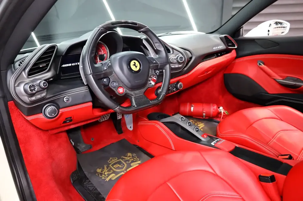 Ferrari 488 GTB 2017, Bianco Avus Exterior, Passenger Display, Very Low KM, GCC Spec!! - Image 5
