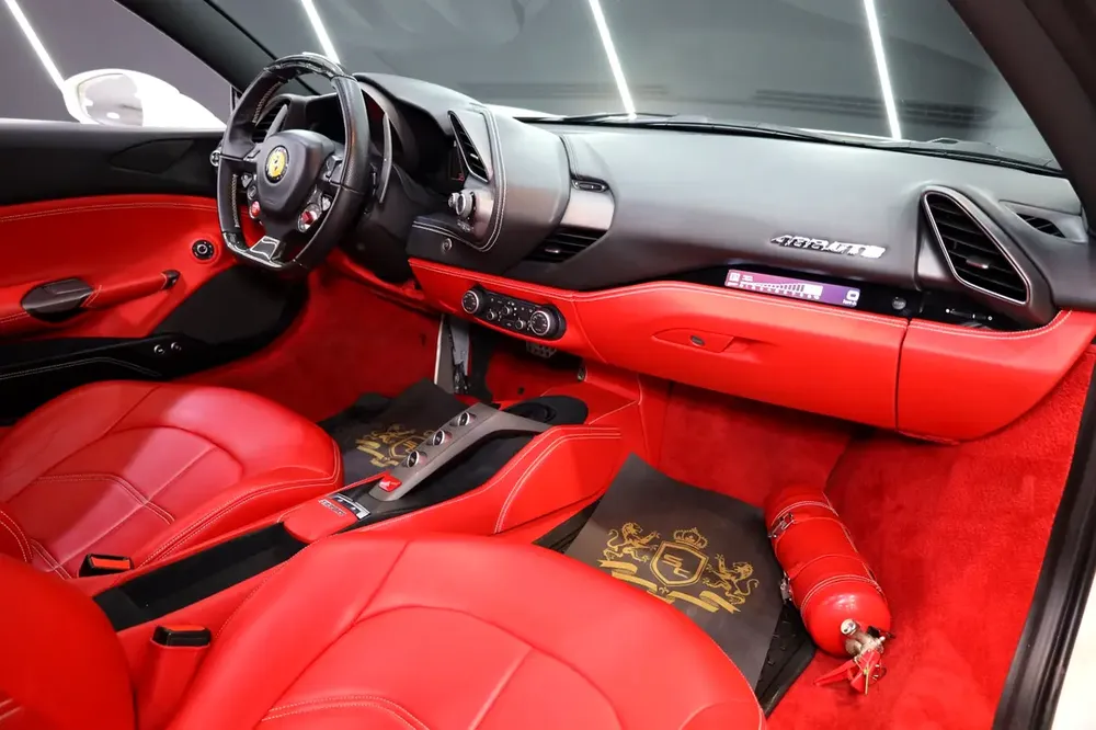 Ferrari 488 GTB 2017, Bianco Avus Exterior, Passenger Display, Very Low KM, GCC Spec!! - Image 7