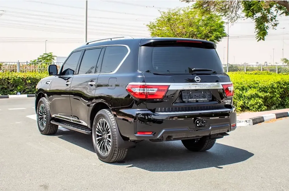 2022 ll Nissan patrol Le Platinum V8 ll 400 Hp ll Warranty And Service History Available ll Gcc - Image 4
