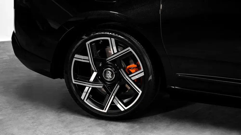 Rolls-Royce Cullinan Black Badge - 2026 - GCC Specs - Under Warranty and Service Contract - Image 18
