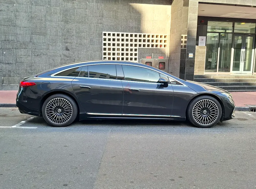 AED 4407/month | 2022 Mercedes-Benz EQS 580 4Matic | GCC Specs | Ref#427373 - Image 4