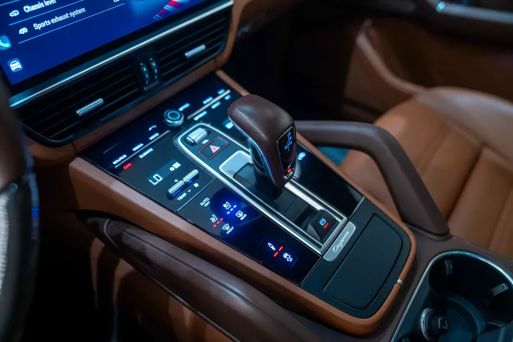 2023 Porsche Cayenne GTS Coupe / Gcc - Image 6