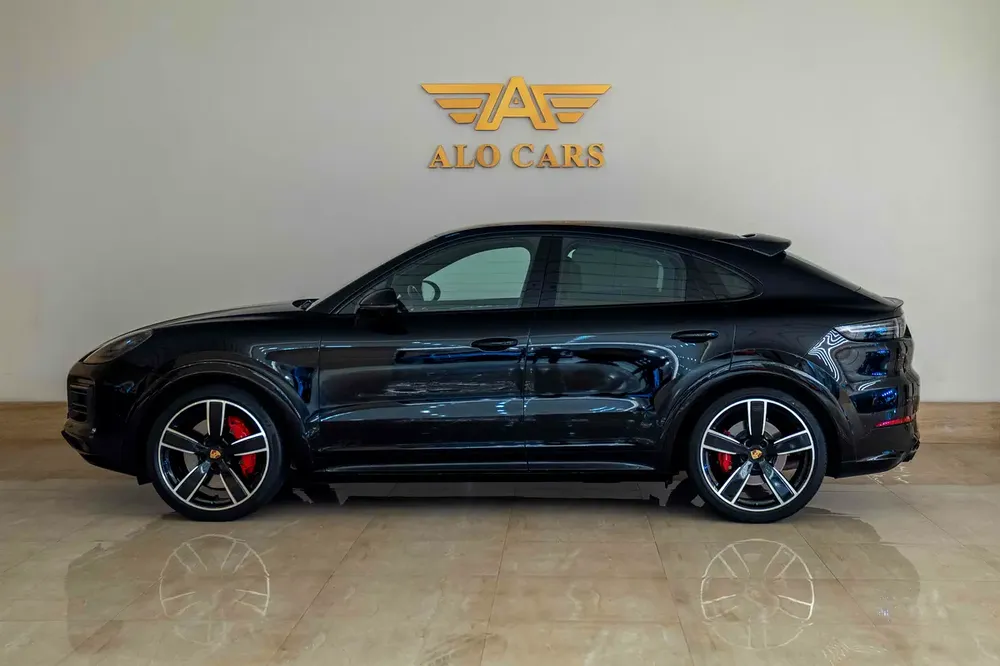 2023 Porsche Cayenne GTS Coupe / Gcc - Image 7