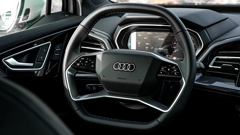 2025 | AUDI E-TRON Q4 TOP VERSION E/V - Image 11