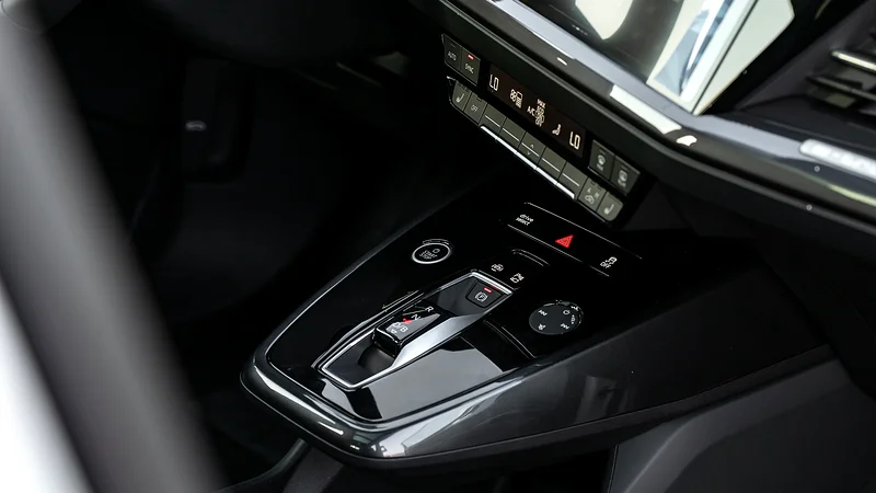 2025 | AUDI E-TRON Q4 TOP VERSION E/V - Image 13