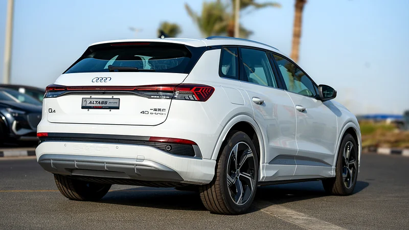 2025 | AUDI E-TRON Q4 TOP VERSION E/V - Image 4
