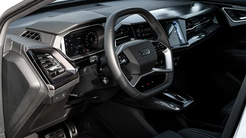 2025 | AUDI E-TRON Q4 TOP VERSION E/V - Image 8