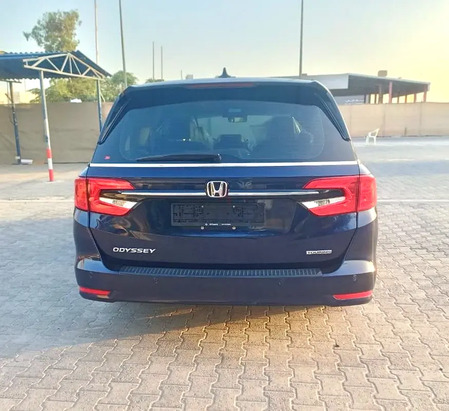 Honda Odyssey Touring 2022 GCC Specs/ full option, full history service - Image 15