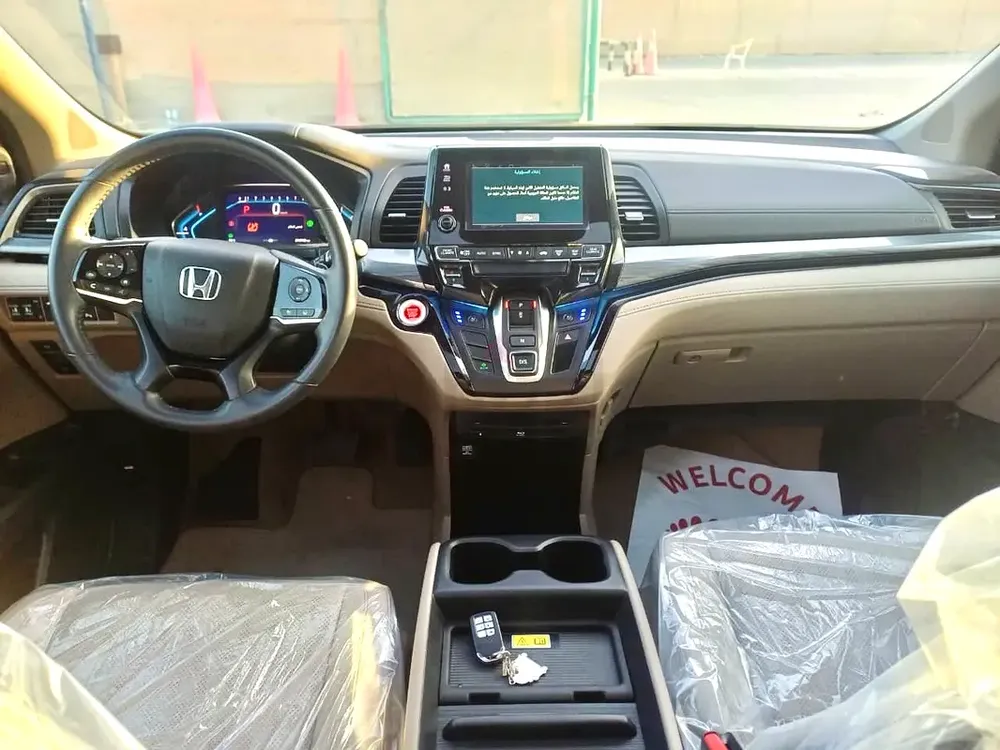 Honda Odyssey Touring 2022 GCC Specs/ full option, full history service - Image 4