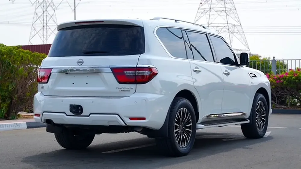 2024 Nissan Patrol LE Platinum - GCC Specs - WITH 5 YEARS WARRANTY FROM DEALER VERY CLEAN CAR - Image 10