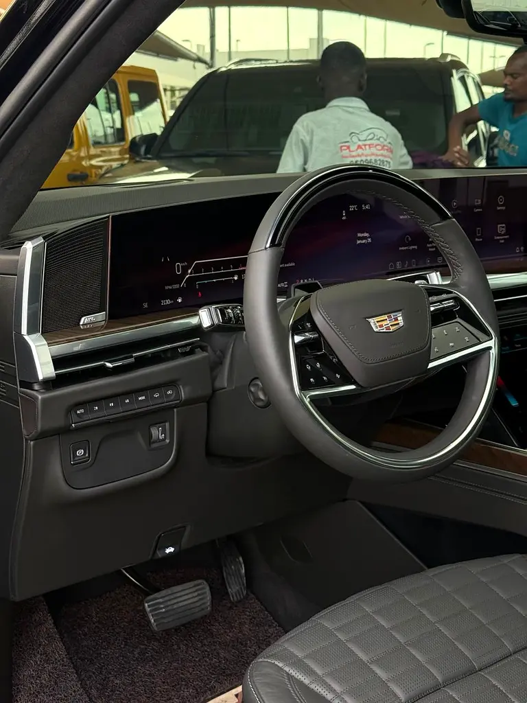 Cadillac Escalade 600model 2025 import from Korea original paint كاديلاك اسكاليد 600 موديل 2025 - Image 8