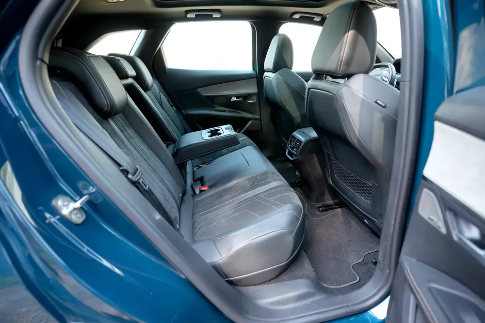 AED 781/Month | 3008 Hybrid 4 | GCC Specs | REF#P04531 - Image 13