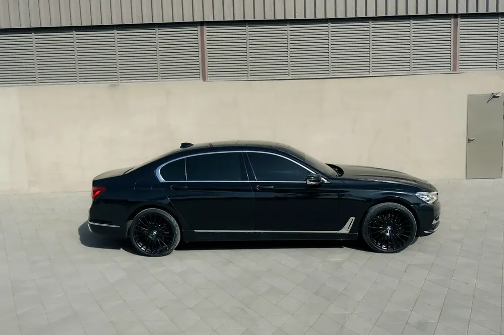 BMW 750Li xDrive 2018 GCC Specs - Pristine Condition - Image 5