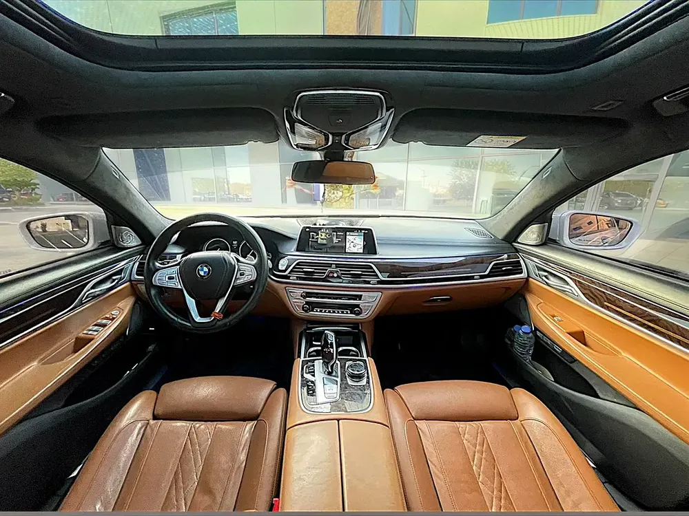 BMW 750Li xDrive 2018 GCC Specs - Pristine Condition - Image 8