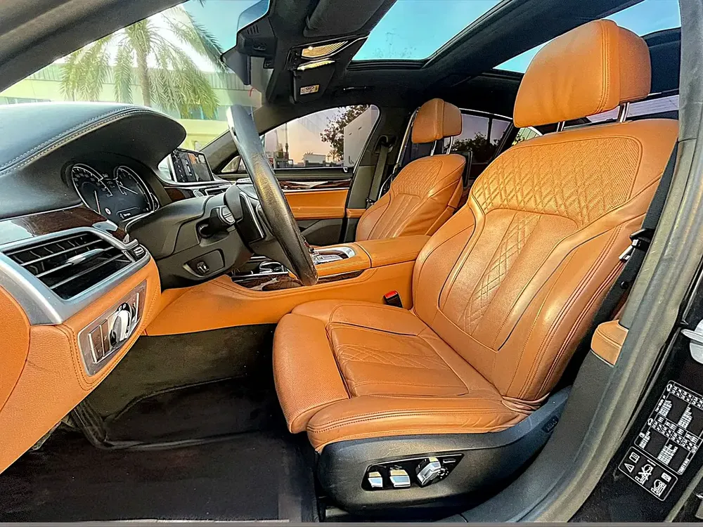 BMW 750Li xDrive 2018 GCC Specs - Pristine Condition - Image 9