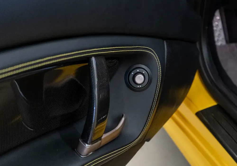 2013 Ferrari California, With Service Contract, Excellent Condition GCC Specs - Image 14