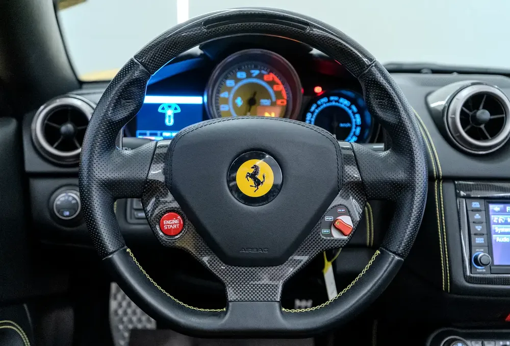 2013 Ferrari California, With Service Contract, Excellent Condition GCC Specs - Image 9