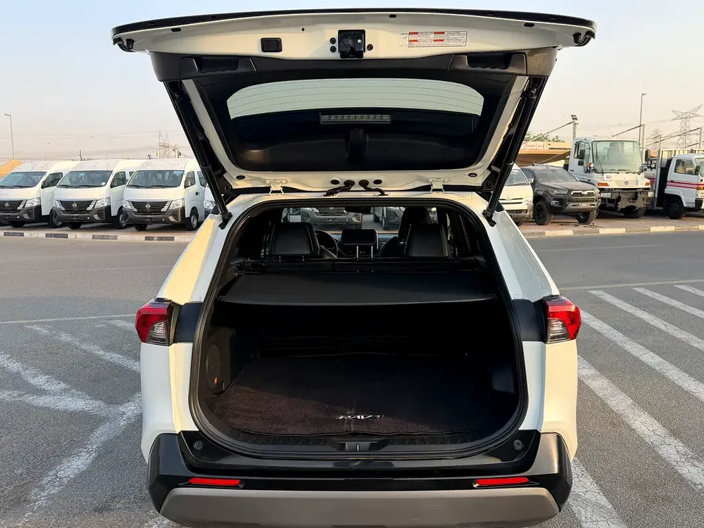 2019 Toyota RAV4 XSE hybrid - Image 11