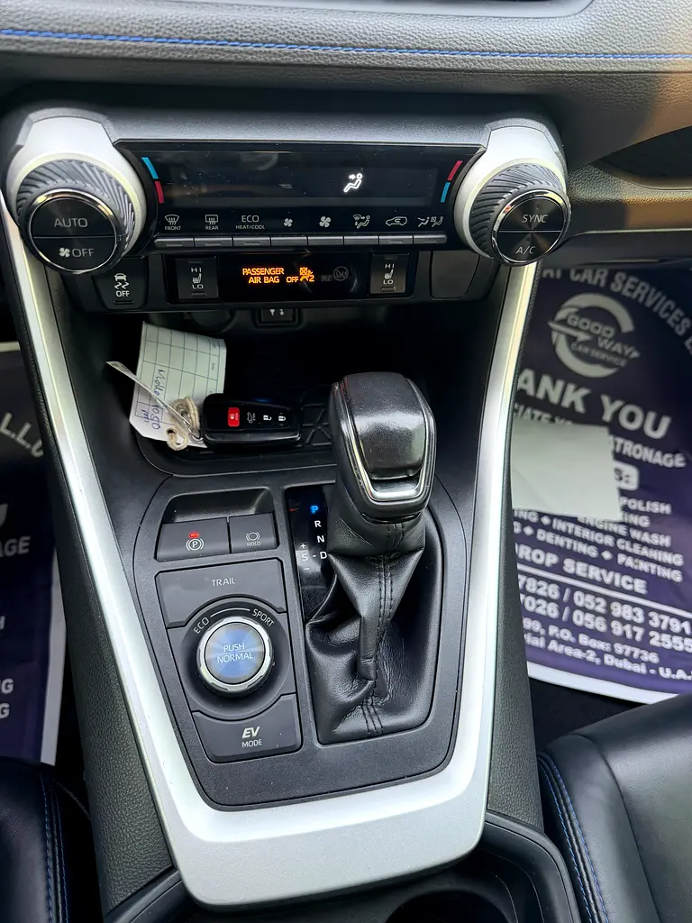 2019 Toyota RAV4 XSE hybrid - Image 16
