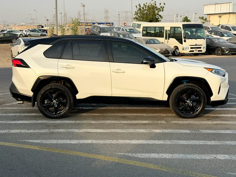 2019 Toyota RAV4 XSE hybrid - Image 7