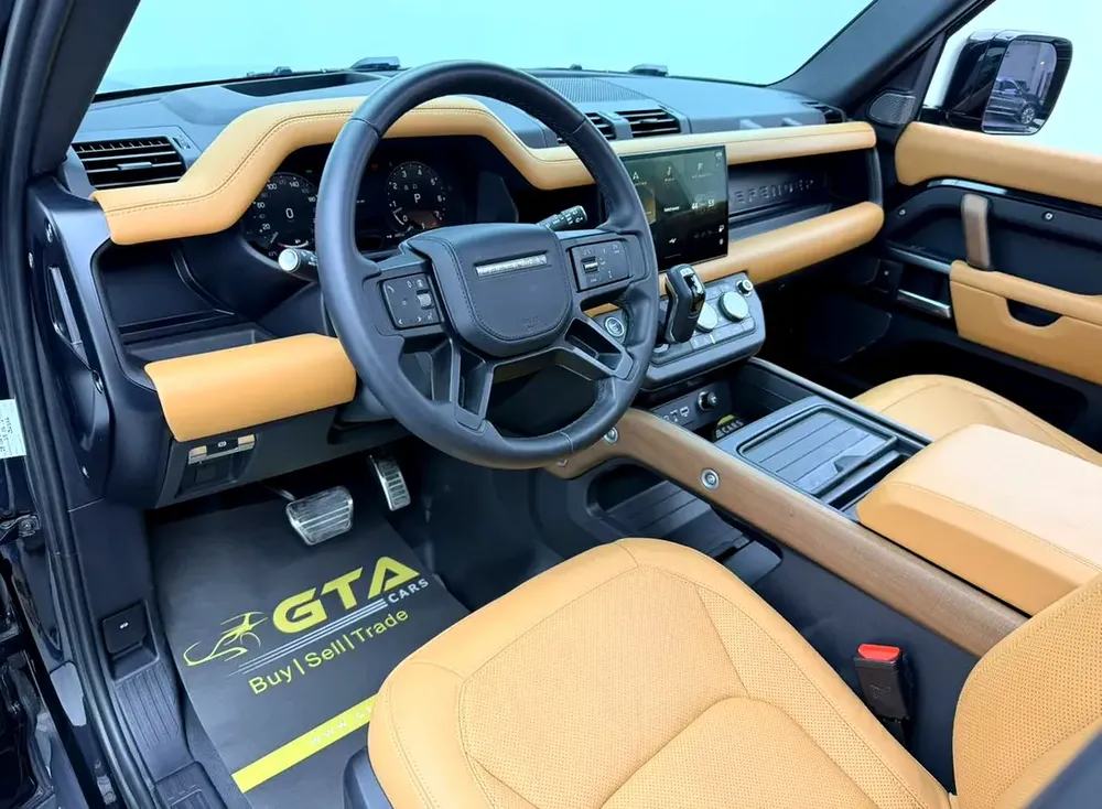 2024 Land Rover Defender 110 HSE P400, 2029 LR Warranty + Service Pack, Low Km, Fully Loaded, GCC - Image 10