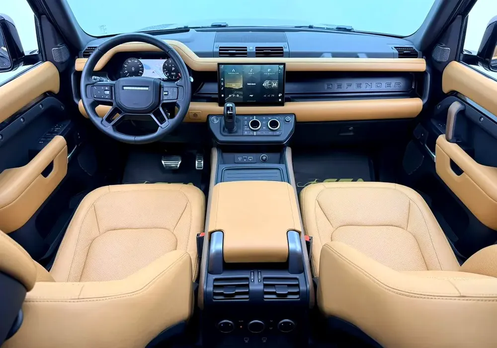 2024 Land Rover Defender 110 HSE P400, 2029 LR Warranty + Service Pack, Low Km, Fully Loaded, GCC - Image 13