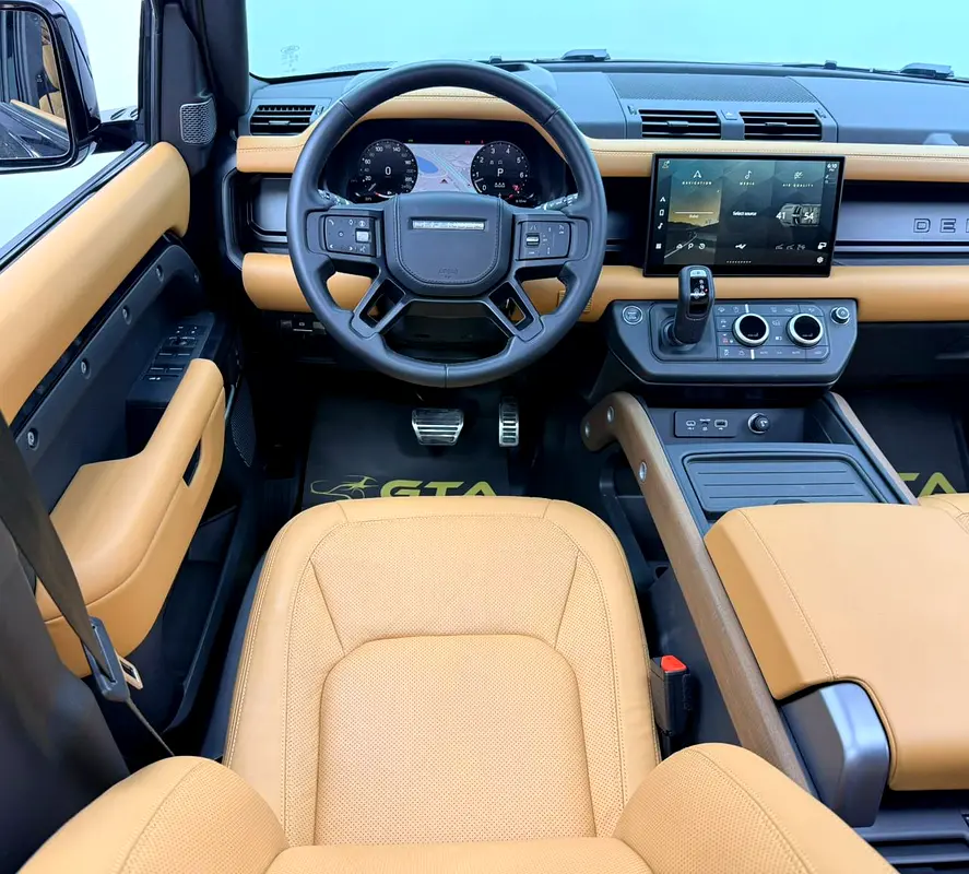 2024 Land Rover Defender 110 HSE P400, 2029 LR Warranty + Service Pack, Low Km, Fully Loaded, GCC - Image 14