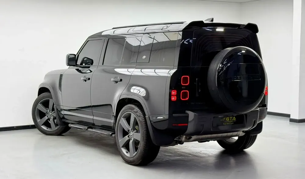 2024 Land Rover Defender 110 HSE P400, 2029 LR Warranty + Service Pack, Low Km, Fully Loaded, GCC - Image 6