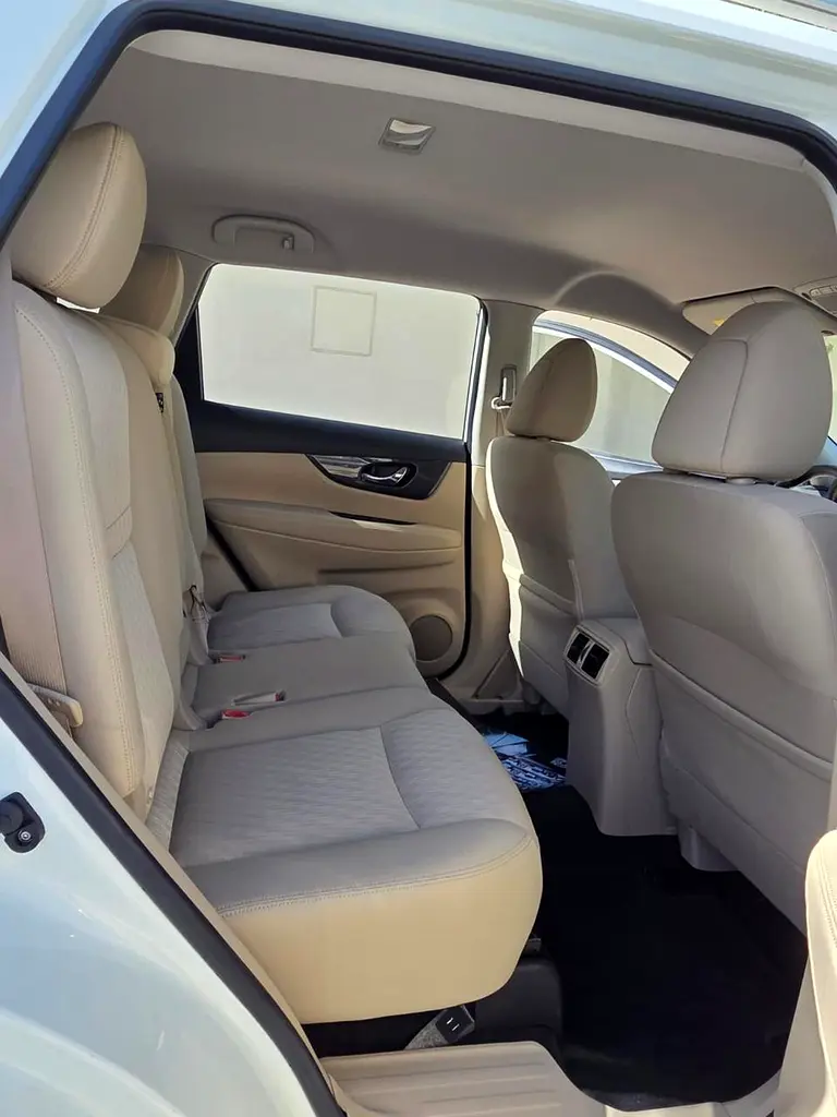 NISSAN XTRAIL 2.5 4 AWD #  2021 GCC # WELL MAINTAINED CAR FOR SALE AED 52000. - Image 8