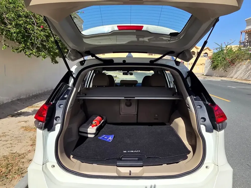 NISSAN XTRAIL 2.5 4 AWD #  2021 GCC # WELL MAINTAINED CAR FOR SALE AED 52000. - Image 9