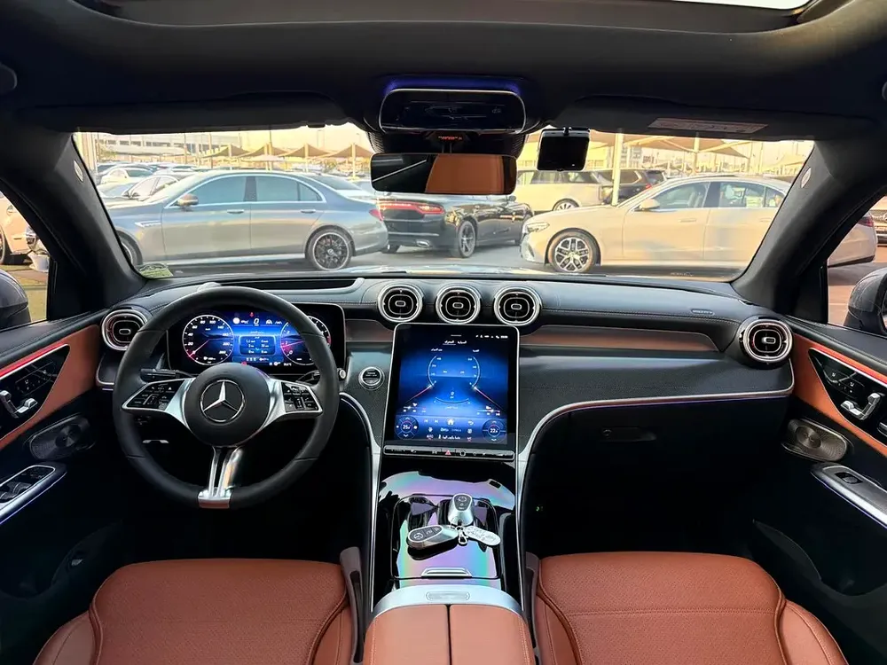 Mercedes GLC300 import from Korea model 2025 original paint مرسيدس جي الـ سي ٣٠٠ كوري موديل ٢٠٢٥ - Image 14