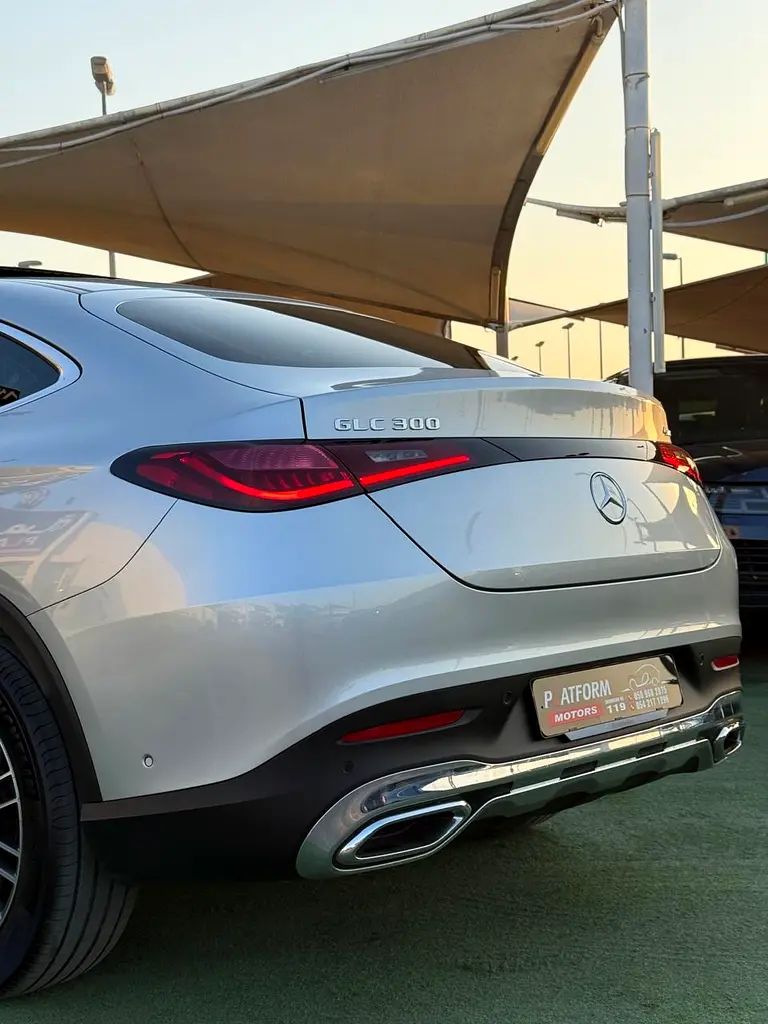 Mercedes GLC300 import from Korea model 2025 original paint مرسيدس جي الـ سي ٣٠٠ كوري موديل ٢٠٢٥ - Image 6