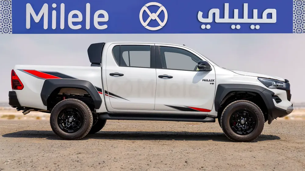 TOYOTA HILUX DOUBLE CAB GR SPORT | IN-HOUSE FINANCING AVAILABLE | 0% DOWNPAYMENT (BANK) - Image 4
