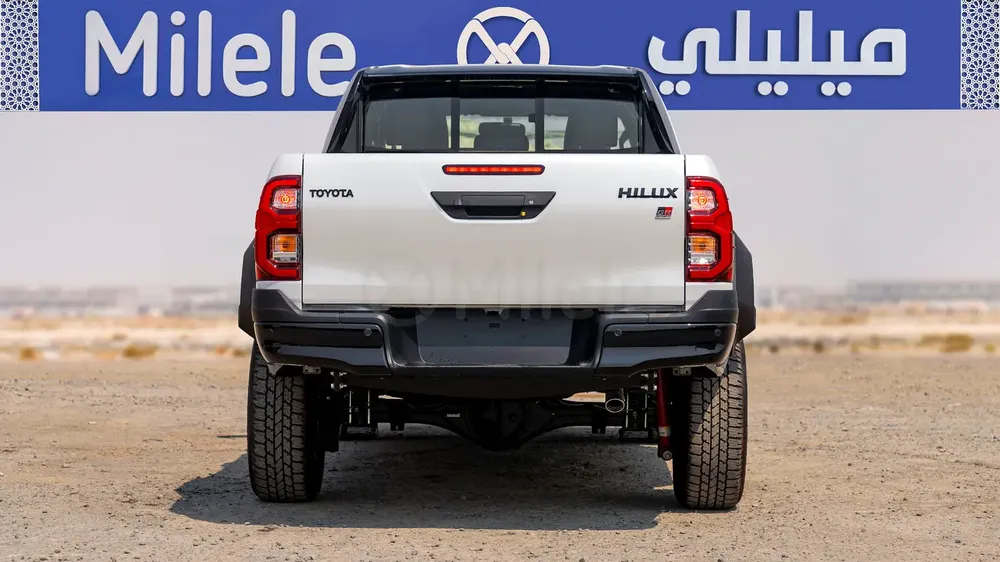 TOYOTA HILUX DOUBLE CAB GR SPORT | IN-HOUSE FINANCING AVAILABLE | 0% DOWNPAYMENT (BANK) - Image 7