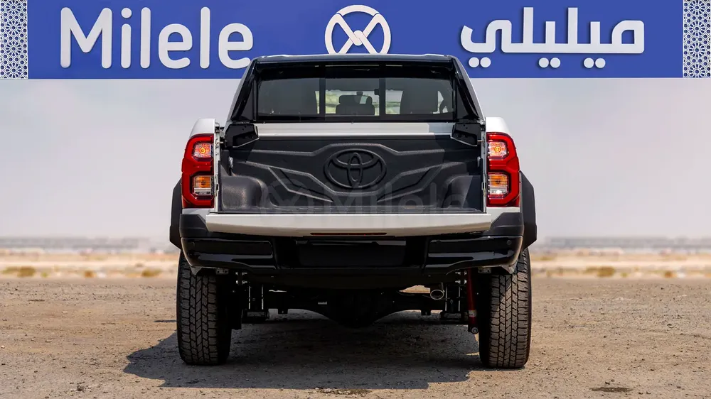TOYOTA HILUX DOUBLE CAB GR SPORT | IN-HOUSE FINANCING AVAILABLE | 0% DOWNPAYMENT (BANK) - Image 8