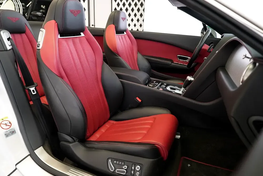 GTC V8 S | TWO TONE INTERIOR | RED ROOF | WARRANTY AVAILABLE - Image 15
