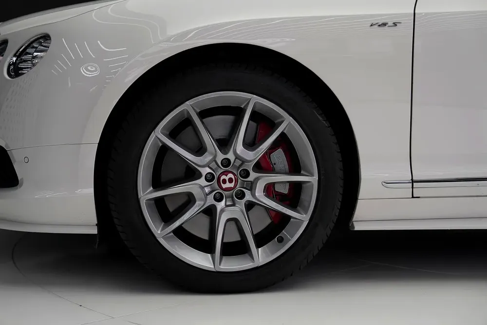 GTC V8 S | TWO TONE INTERIOR | RED ROOF | WARRANTY AVAILABLE - Image 6