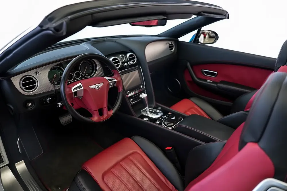 GTC V8 S | TWO TONE INTERIOR | RED ROOF | WARRANTY AVAILABLE - Image 8