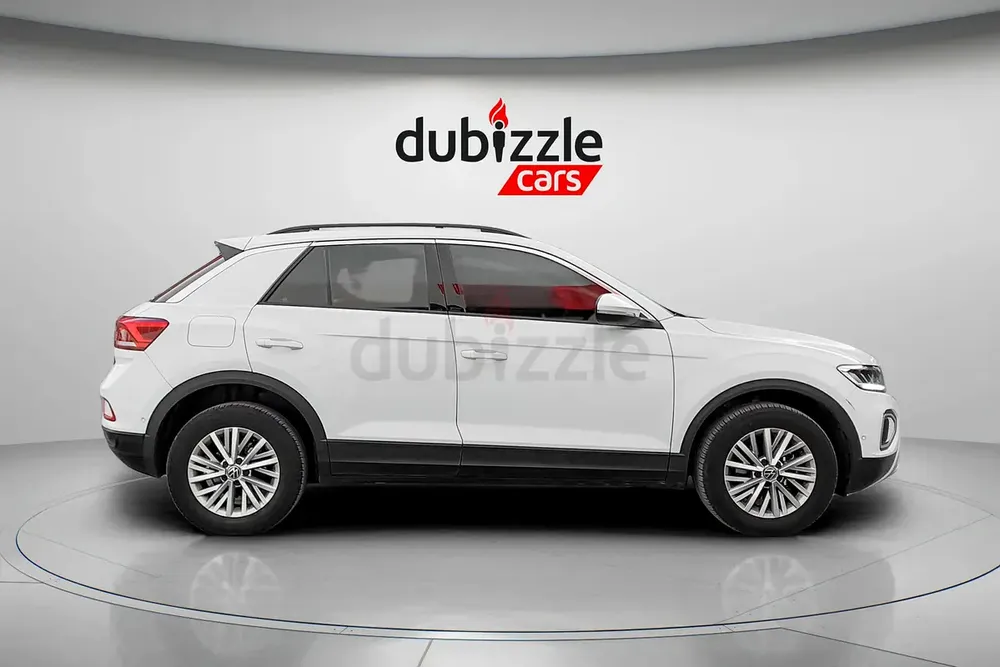 AED 1216/month | 2024 Volkswagen T-Roc Life | GCC Specs | Ref#393622 - Image 4