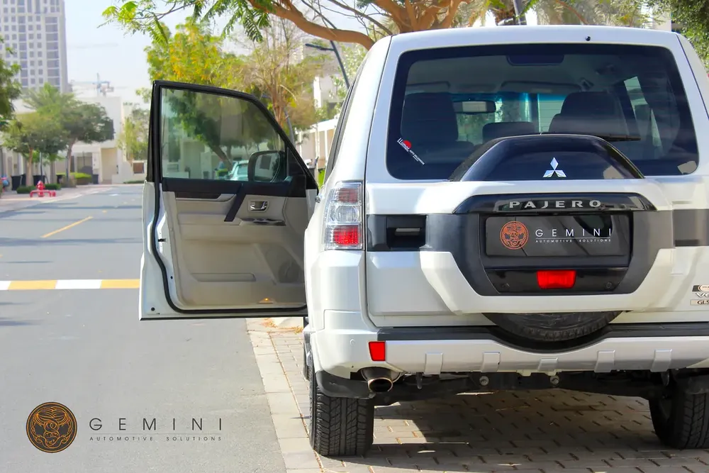 Mitsubishi Pajero 3.5 Gold Edition 2017 GCC Spec - Image 11