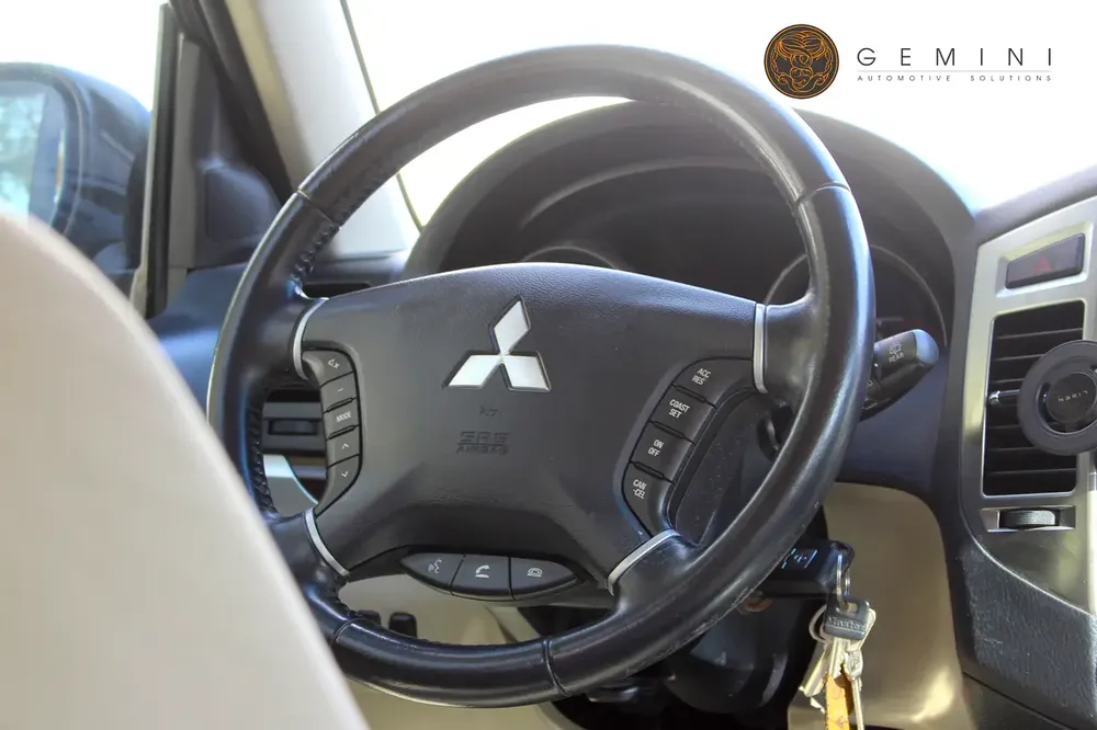 Mitsubishi Pajero 3.5 Gold Edition 2017 GCC Spec - Image 13