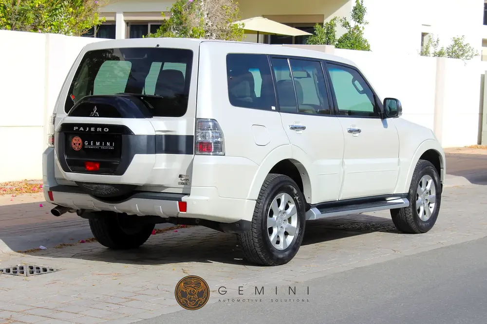 Mitsubishi Pajero 3.5 Gold Edition 2017 GCC Spec - Image 6