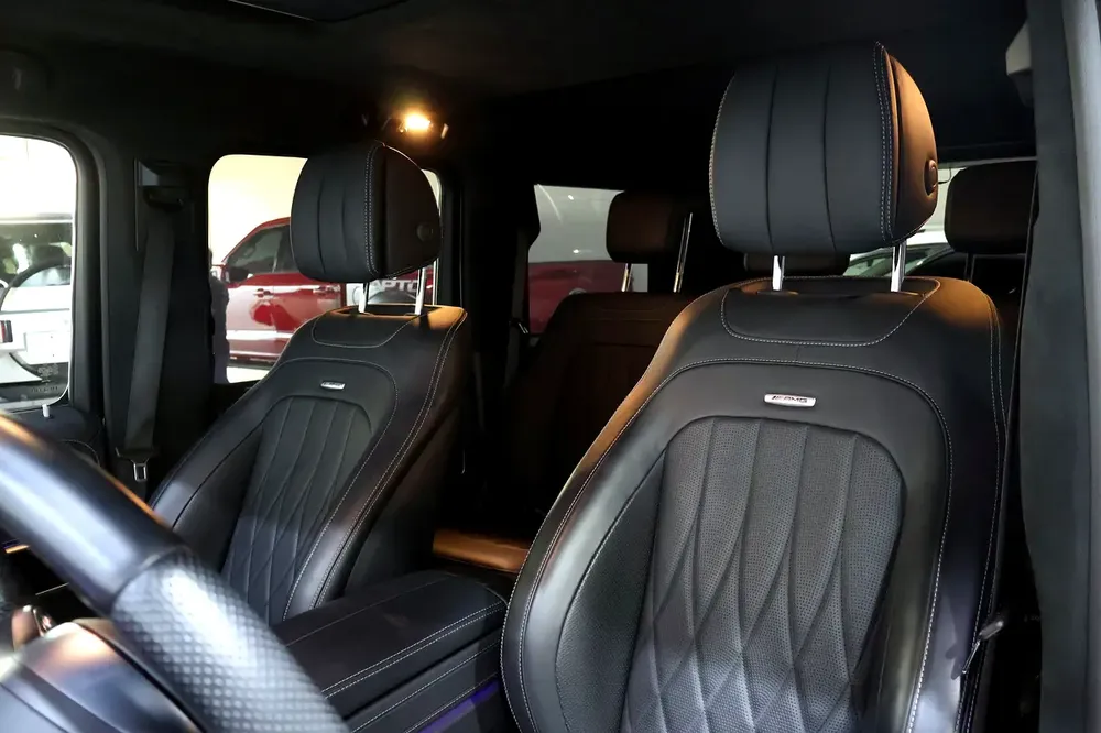 2023 !!  Mercedes-Benz G 63 AMG || Full Service in agency || super clean - Image 12