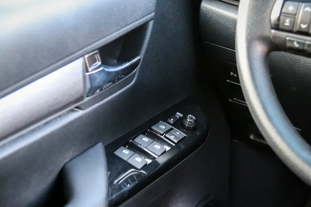 HILUX V6 AT MLM 2025 - For Export - Image 12