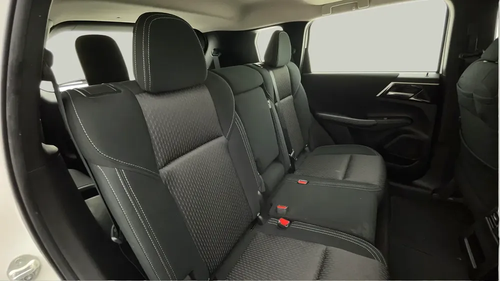 AED 1,128/m | 0 DP | Free 3 Months Warranty | Service History | MITSUBISHI OUTLANDER 2023 - Image 10