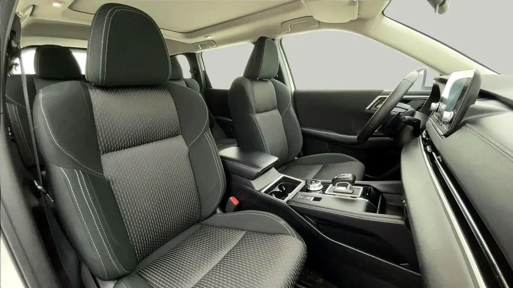 AED 1,128/m | 0 DP | Free 3 Months Warranty | Service History | MITSUBISHI OUTLANDER 2023 - Image 6